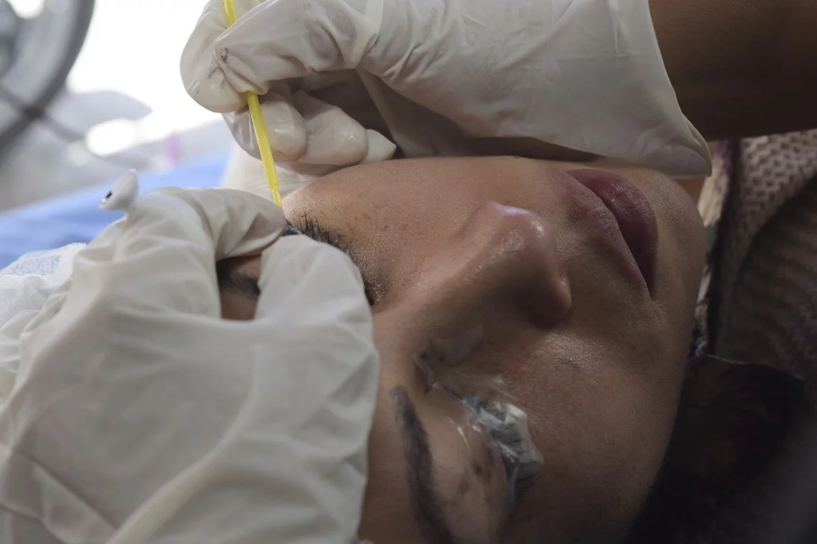 retrait d'un microblading