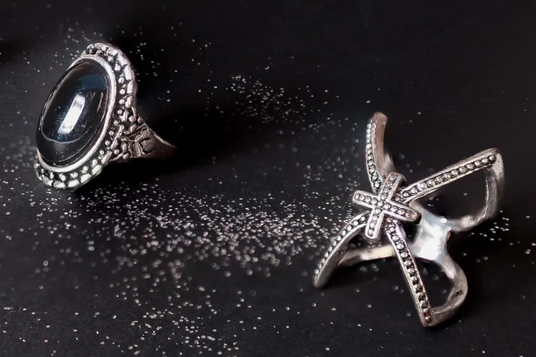 bijoux en argent qui noircissent