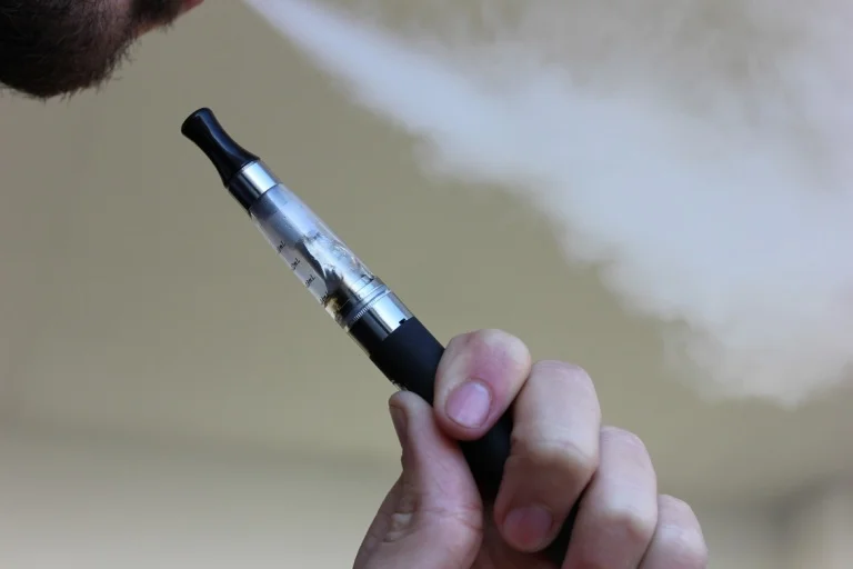 sevrage tabagique et e-cigarette au CBD