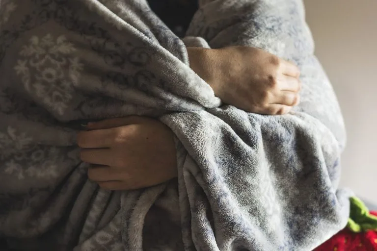 plaid, couverture ou jeté de canapé
