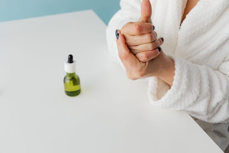 soin pour des ongles forts et sains