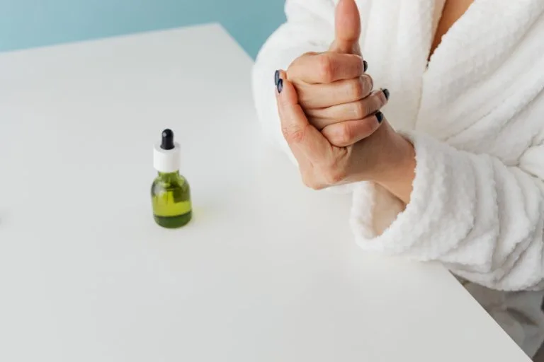 soin pour des ongles forts et sains